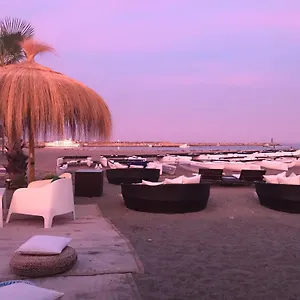  Apartamento Con Piscina ,playa Con Vistas Panorámicas En La Marina De Sotogrande España